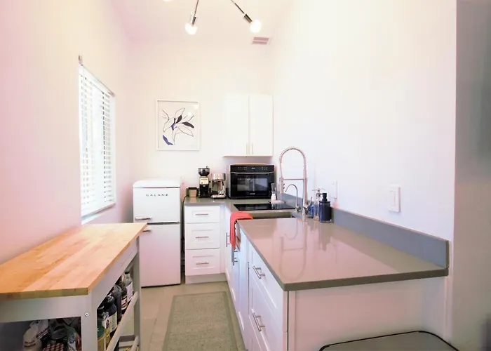 Modern Executive W/ Kitchenette And Laundry Maison d'hôtes